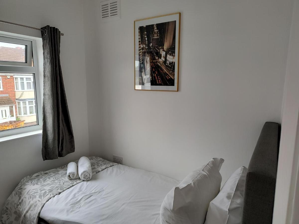 Wavertree Drive 3 Bed Contractor Home In لايستر المظهر الخارجي الصورة